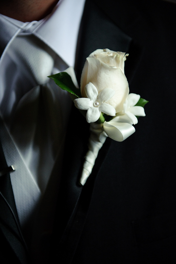 White rose boutonniere - wedding photo by Kenny Nakai Photography